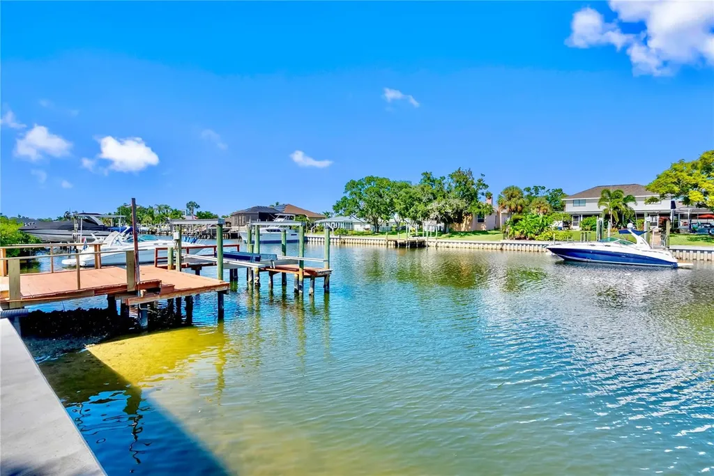 727 Flamingo Drive Apollo Beach FL 33572