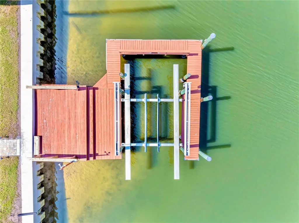 727 Flamingo Drive Apollo Beach FL 33572