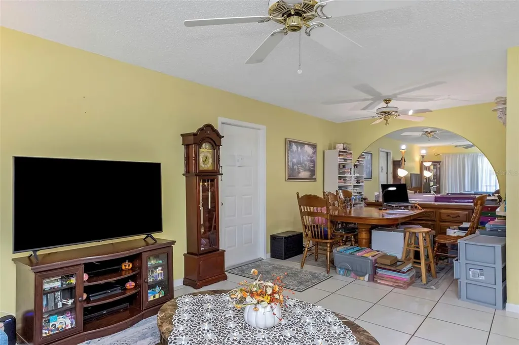 1344 Pine Ridge Circle E Tarpon Springs FL 34688