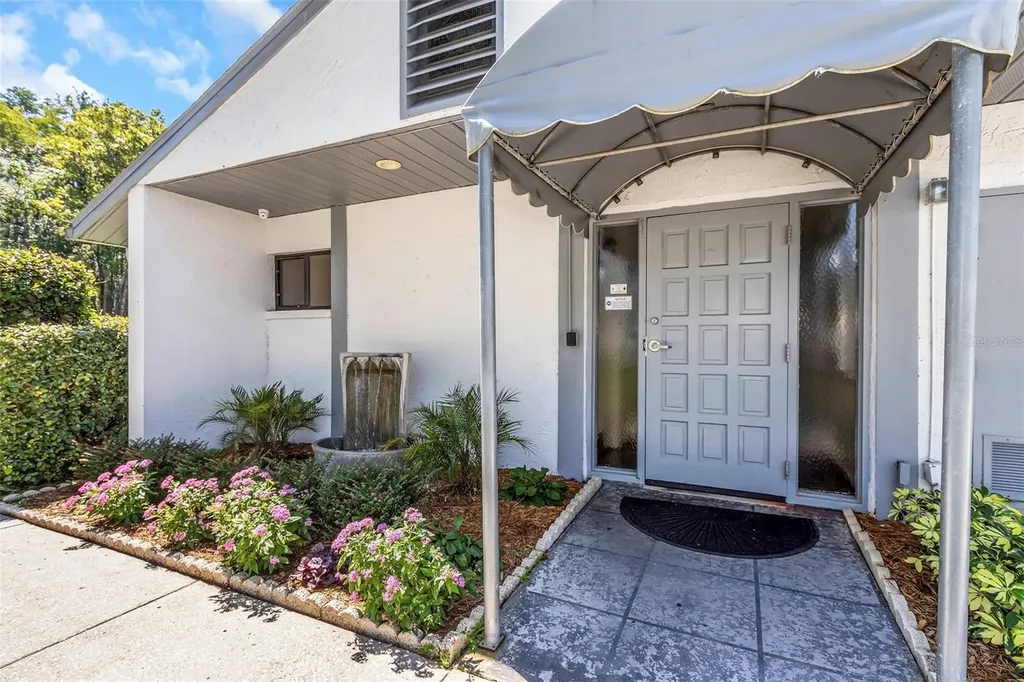 1344 Pine Ridge Circle E Tarpon Springs FL 34688