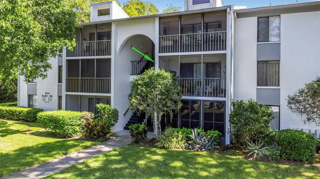 1344 Pine Ridge Circle E Tarpon Springs FL 34688