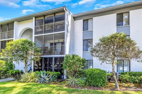 1344 Pine Ridge Circle E Tarpon Springs FL 34688