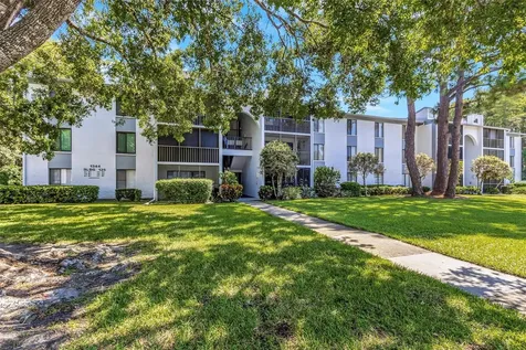 1344 Pine Ridge Circle E Tarpon Springs FL 34688