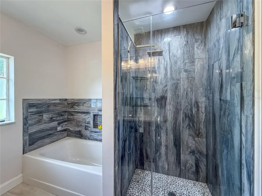 418 Edwards Drive Sarasota FL 34243
