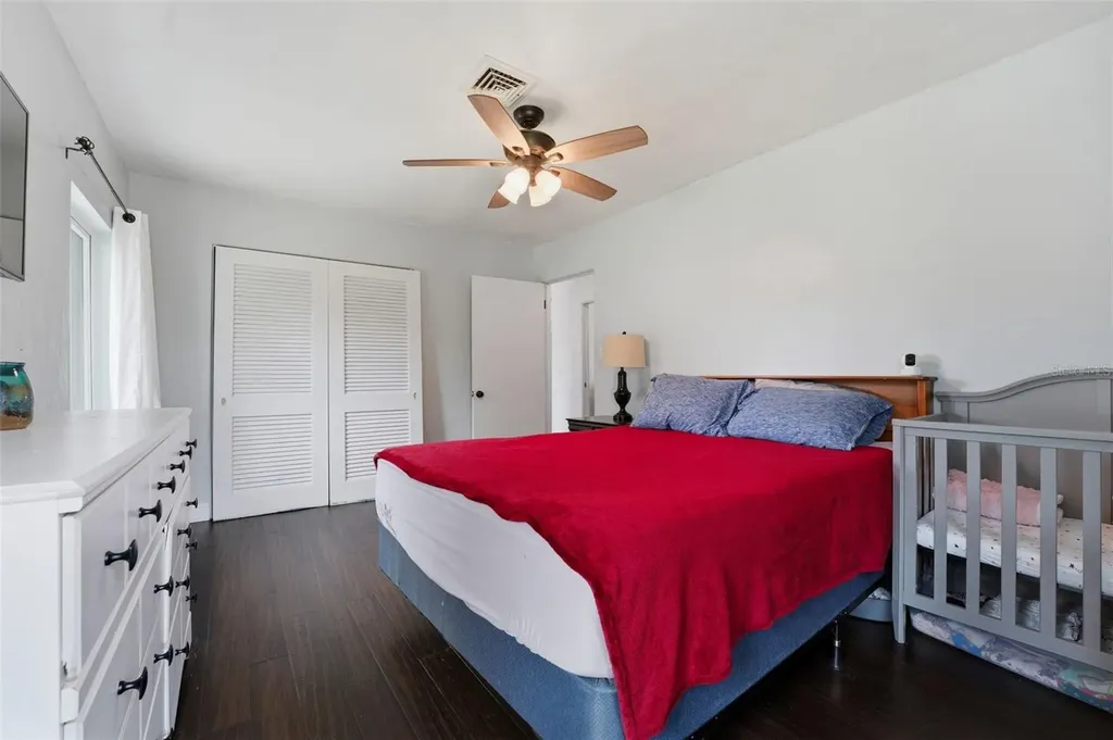 418 Edwards Drive Sarasota FL 34243