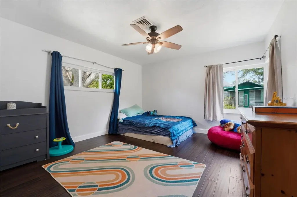418 Edwards Drive Sarasota FL 34243