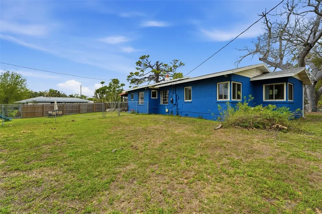 418 Edwards Drive Sarasota FL 34243