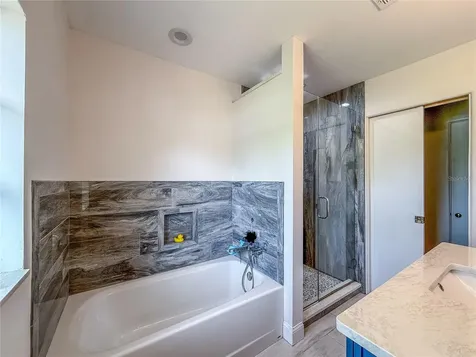 418 Edwards Drive Sarasota FL 34243