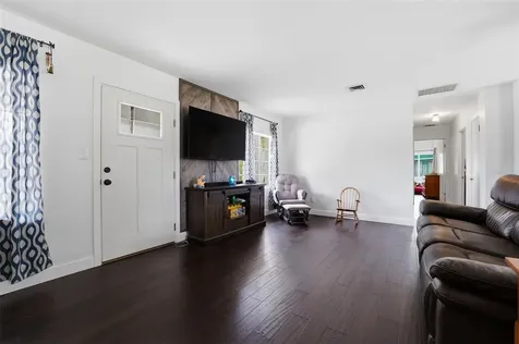 418 Edwards Drive Sarasota FL 34243