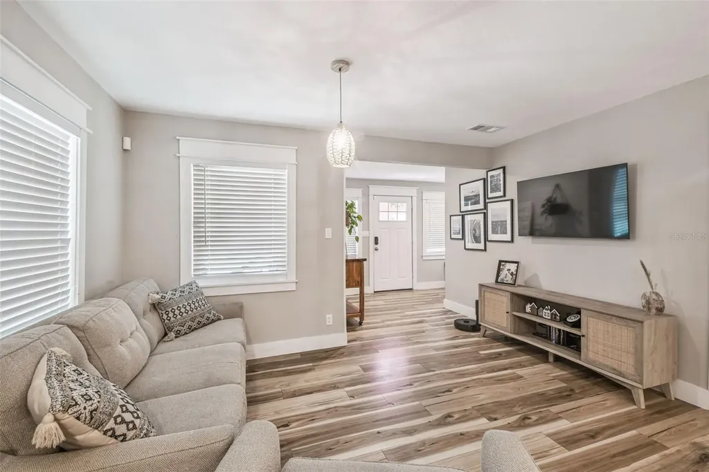 8504 N Highland Avenue Tampa FL 33604