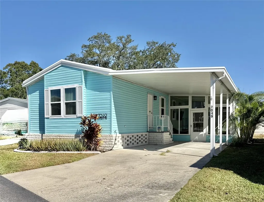 7049 Mount Essex Drive NE St Petersburg FL 33702