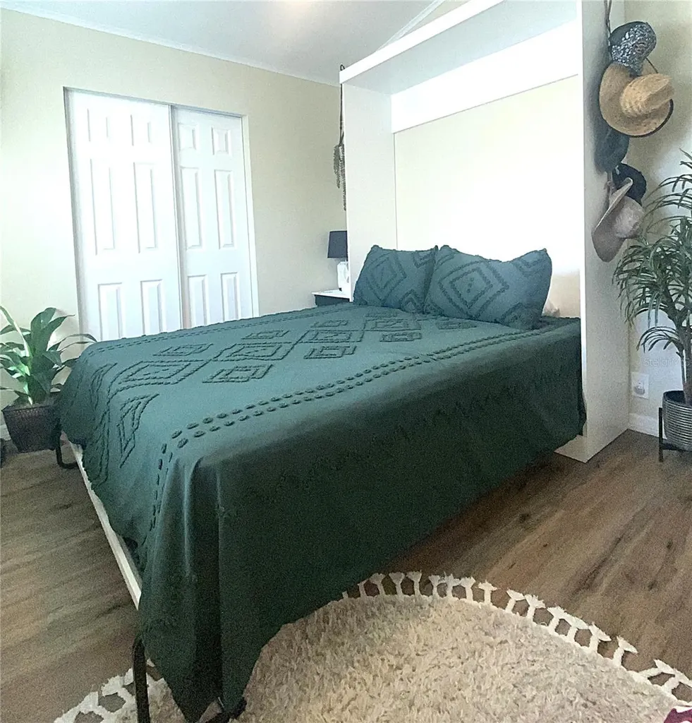 7049 Mount Essex Drive NE St Petersburg FL 33702