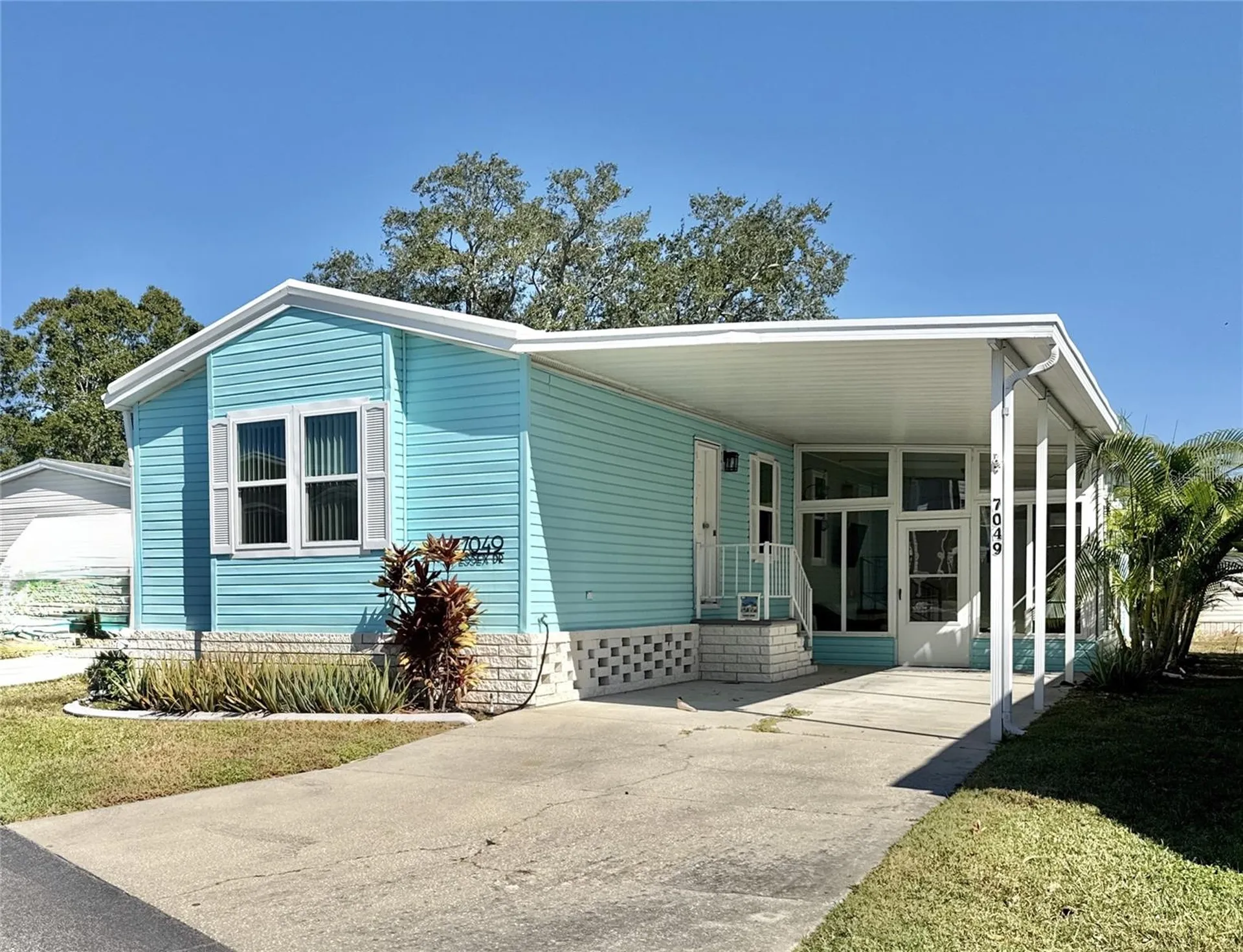 7049 Mount Essex Drive NE St Petersburg FL 33702
