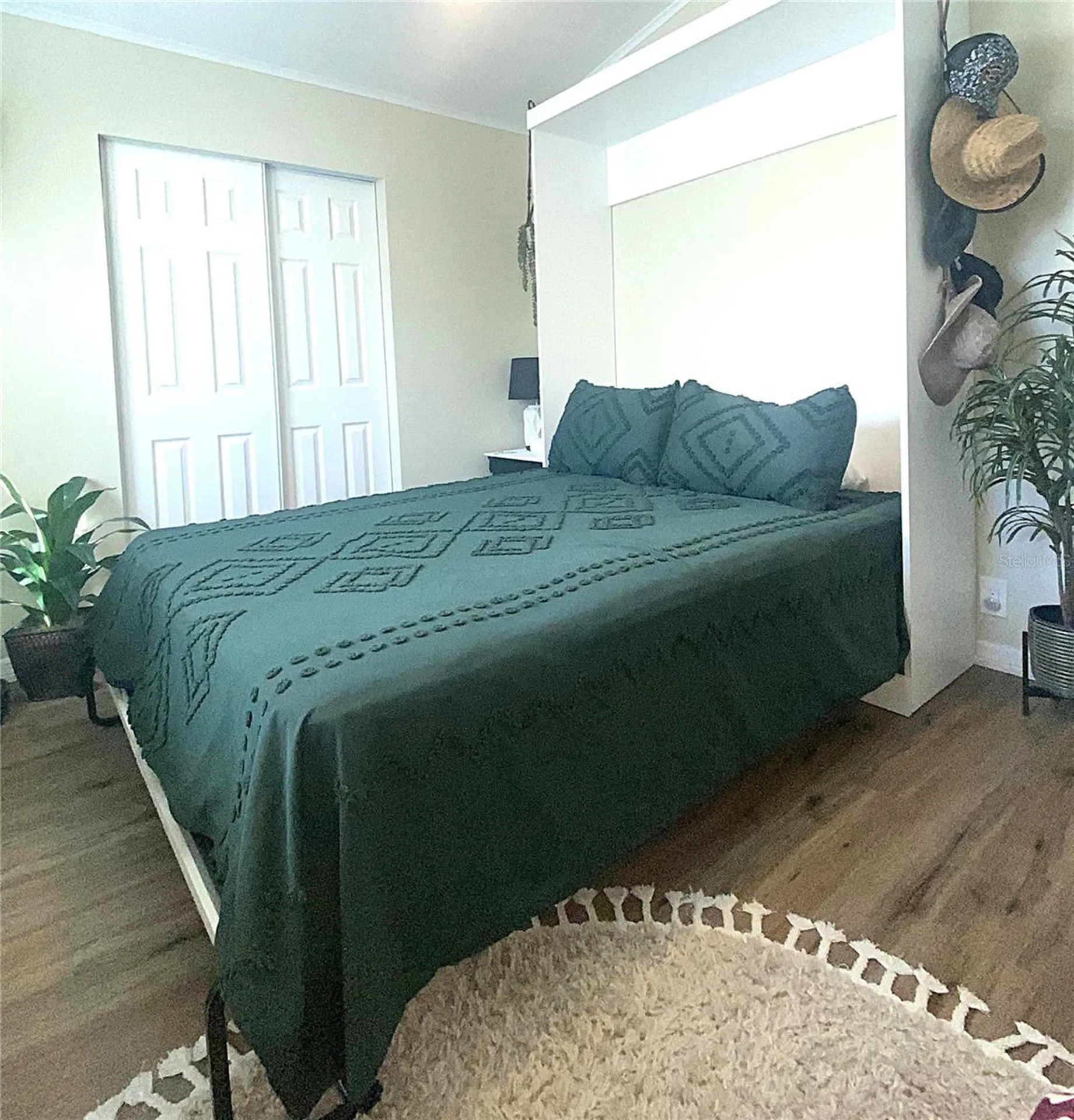 7049 Mount Essex Drive NE St Petersburg FL 33702