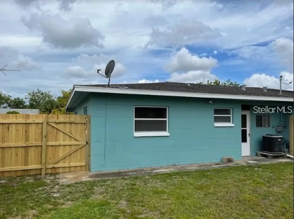 3697 59th Way N St Petersburg FL 33710