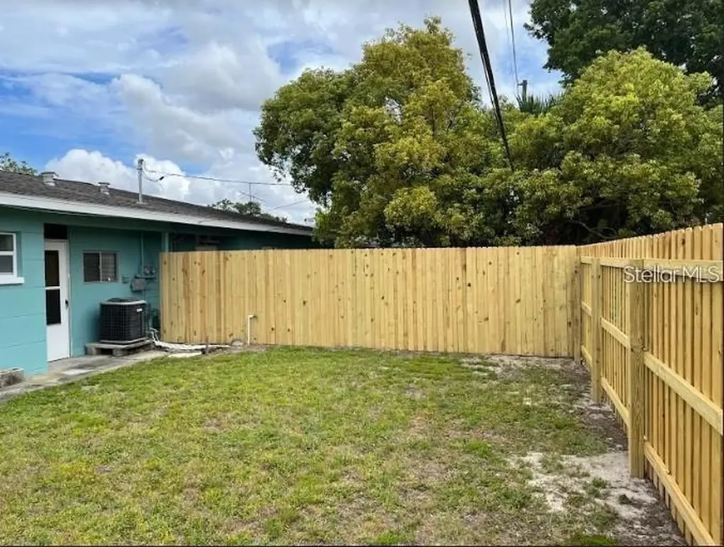 3697 59th Way N St Petersburg FL 33710