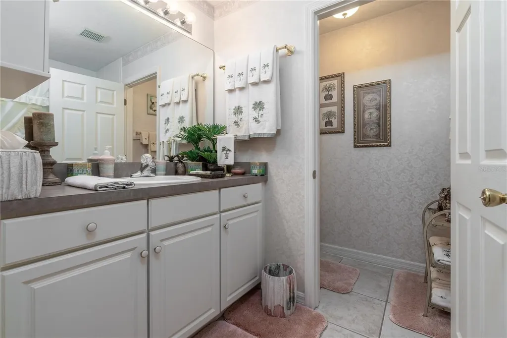 698 Lake Clark Place Lakeland FL 33813
