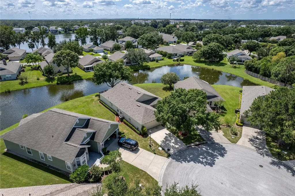 698 Lake Clark Place Lakeland FL 33813