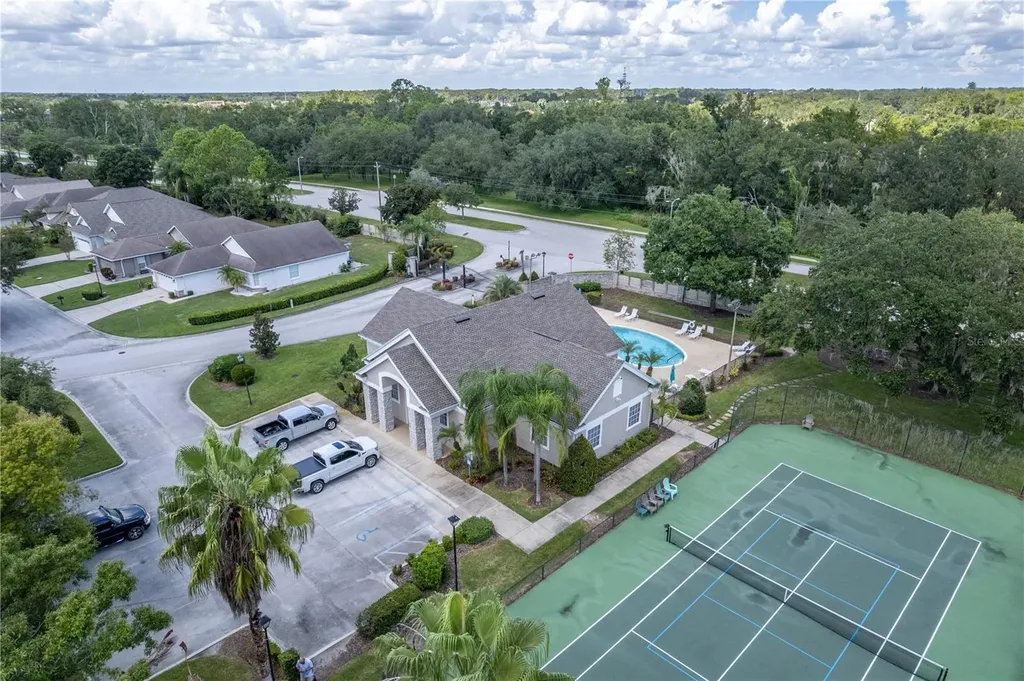 698 Lake Clark Place Lakeland FL 33813