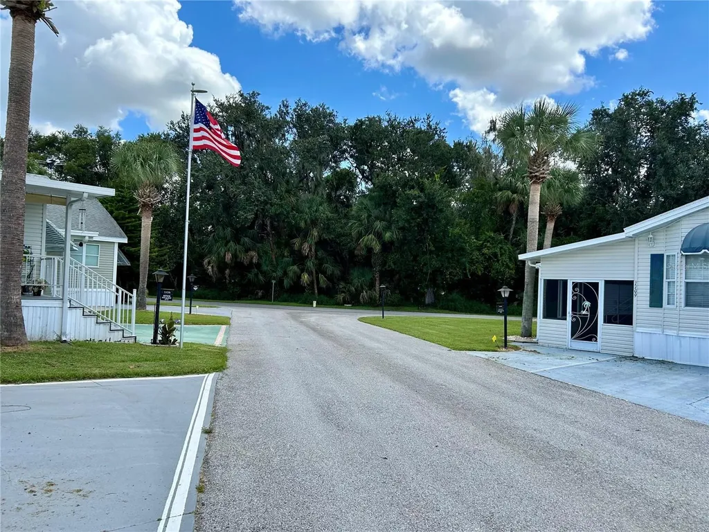 1112 Feather Lane Bowling Green FL 33834