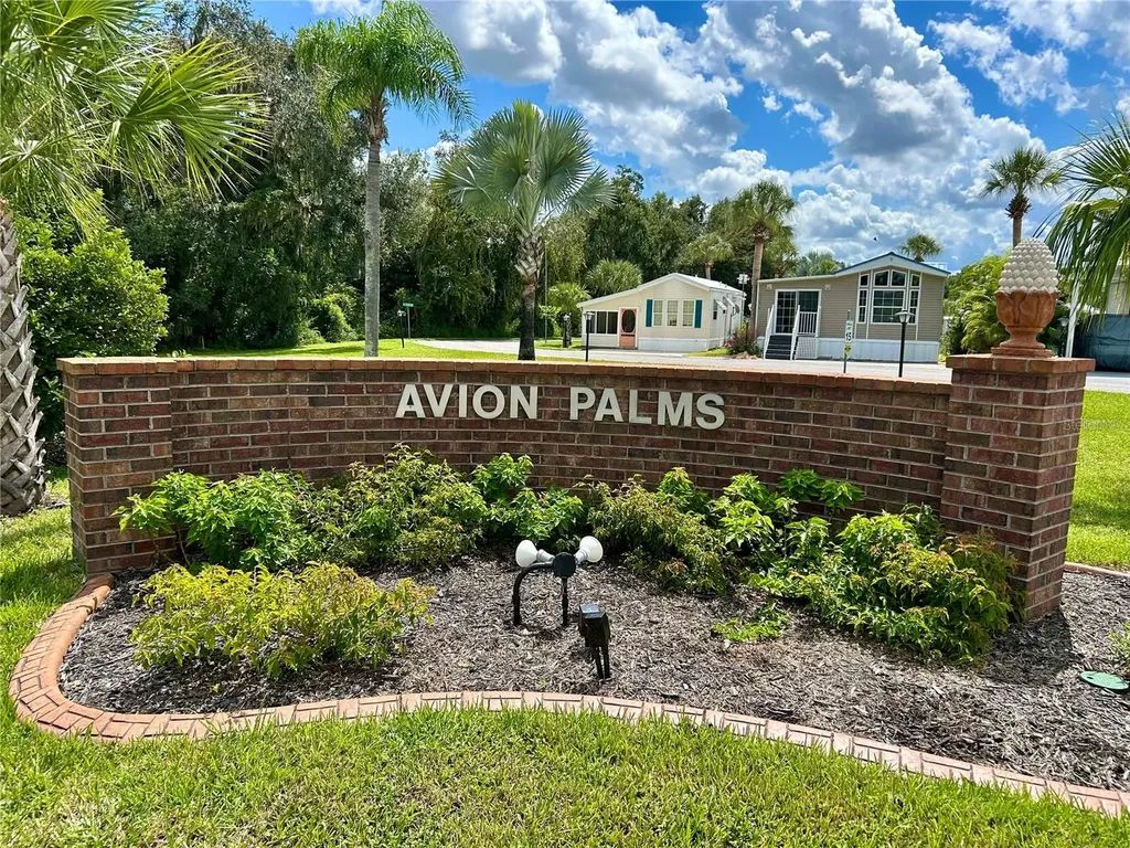 1112 Feather Lane Bowling Green FL 33834