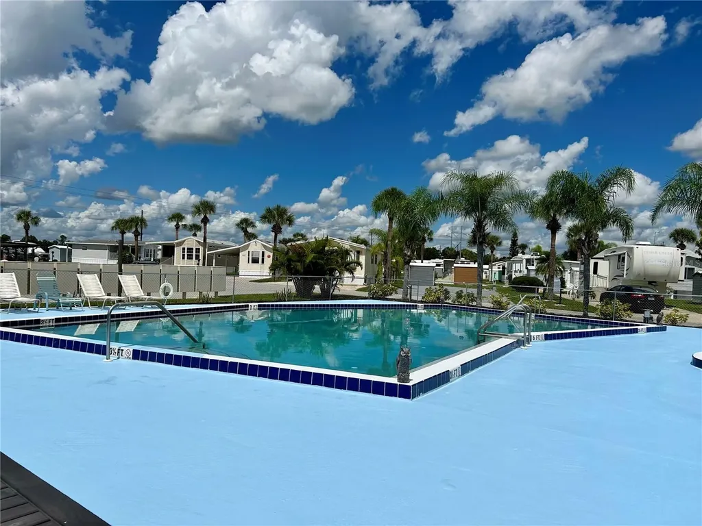 1112 Feather Lane Bowling Green FL 33834