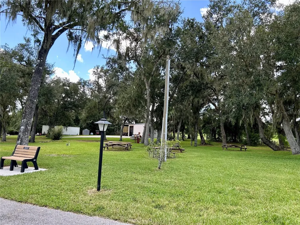 1112 Feather Lane Bowling Green FL 33834