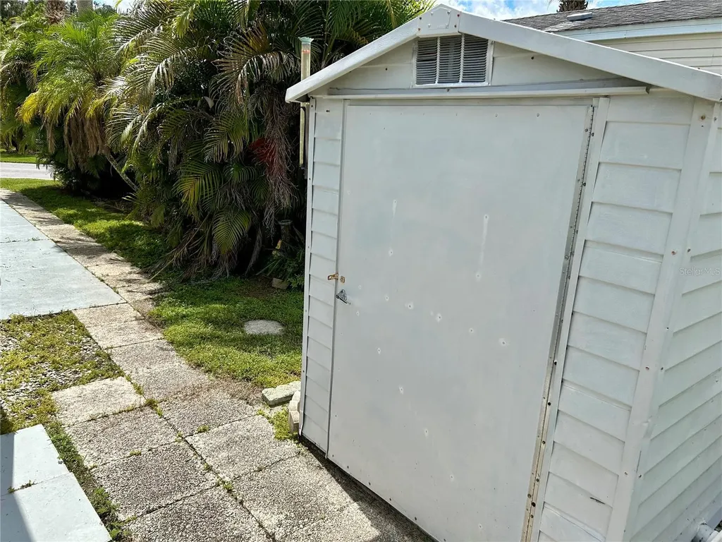 1112 Feather Lane Bowling Green FL 33834