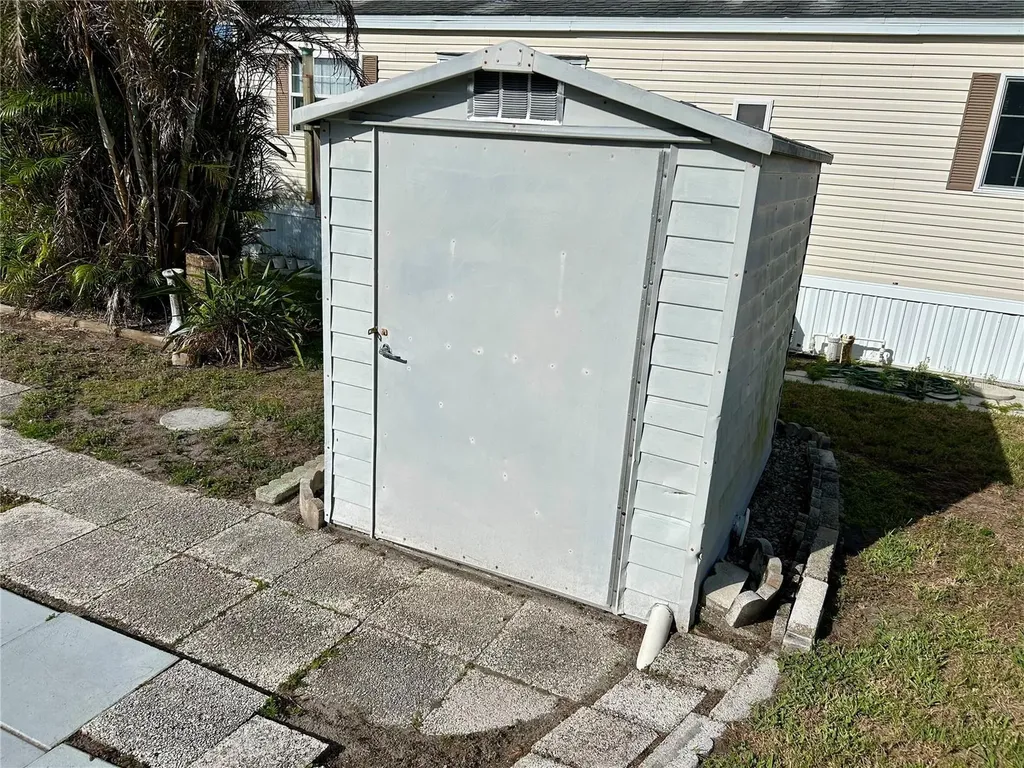 1112 Feather Lane Bowling Green FL 33834