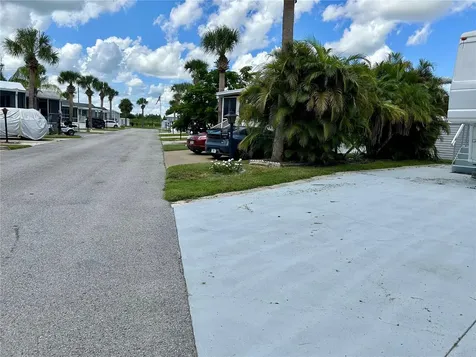 1112 Feather Lane Bowling Green FL 33834