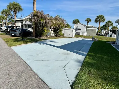 1112 Feather Lane Bowling Green FL 33834