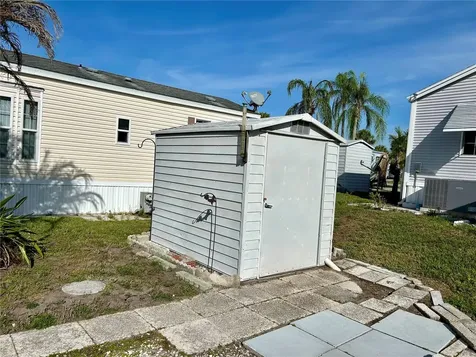 1112 Feather Lane Bowling Green FL 33834
