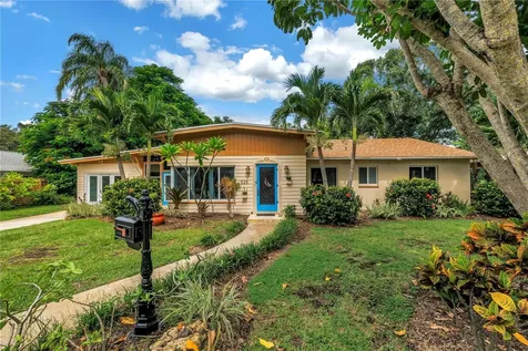 525 Villagrande Avenue S St Petersburg FL 33707