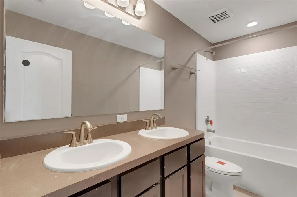 2436 Sand Gables Trail Bradenton FL 34208