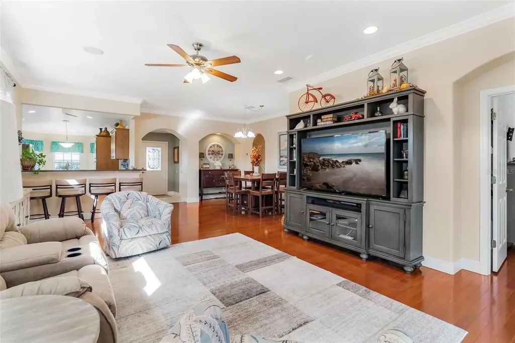 5486 Bounty Circle Tavares FL 32778