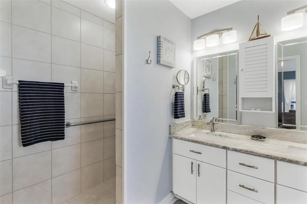 5486 Bounty Circle Tavares FL 32778