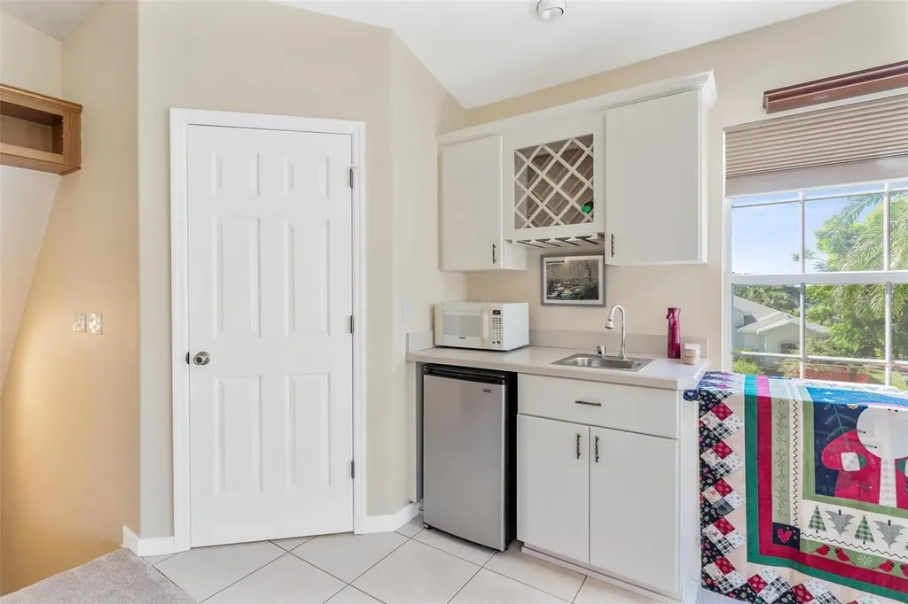 5486 Bounty Circle Tavares FL 32778