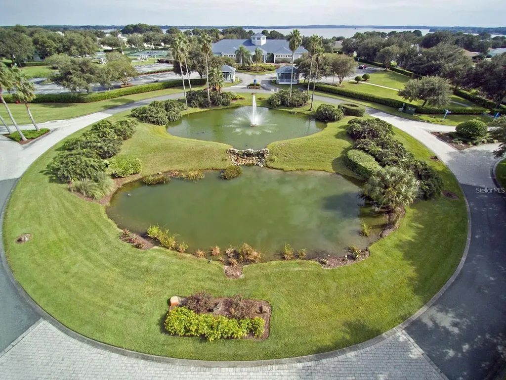 5486 Bounty Circle Tavares FL 32778