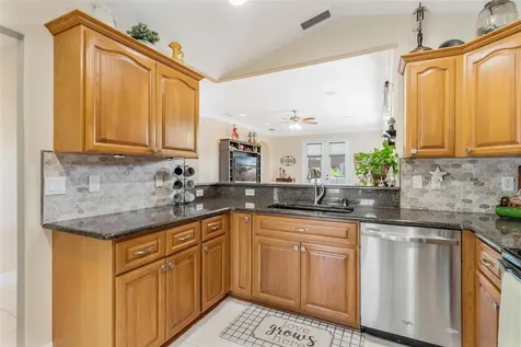 5486 Bounty Circle Tavares FL 32778