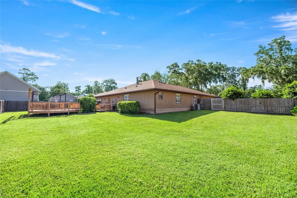 2045 SE 32nd Street Ocala FL 34471