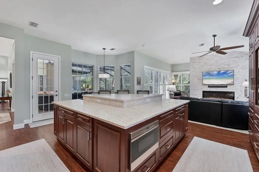 8214 Regents Court University Park FL 34201
