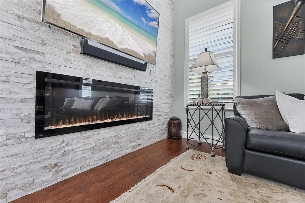 8214 Regents Court University Park FL 34201