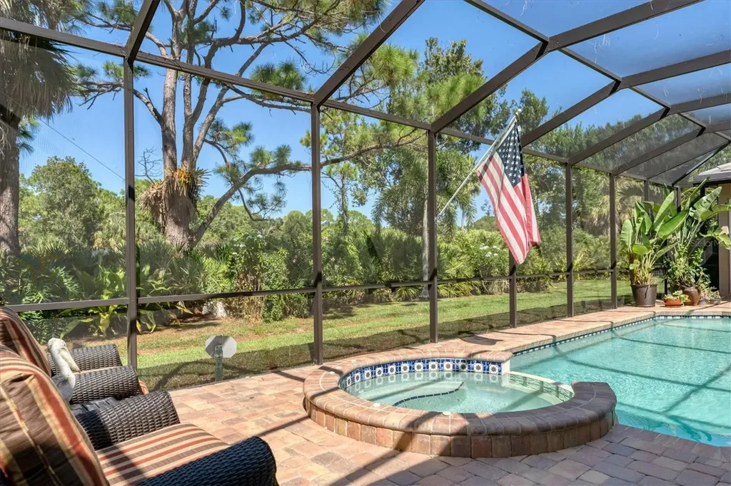8214 Regents Court University Park FL 34201