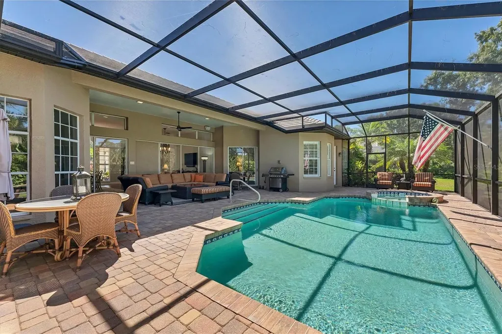 8214 Regents Court University Park FL 34201