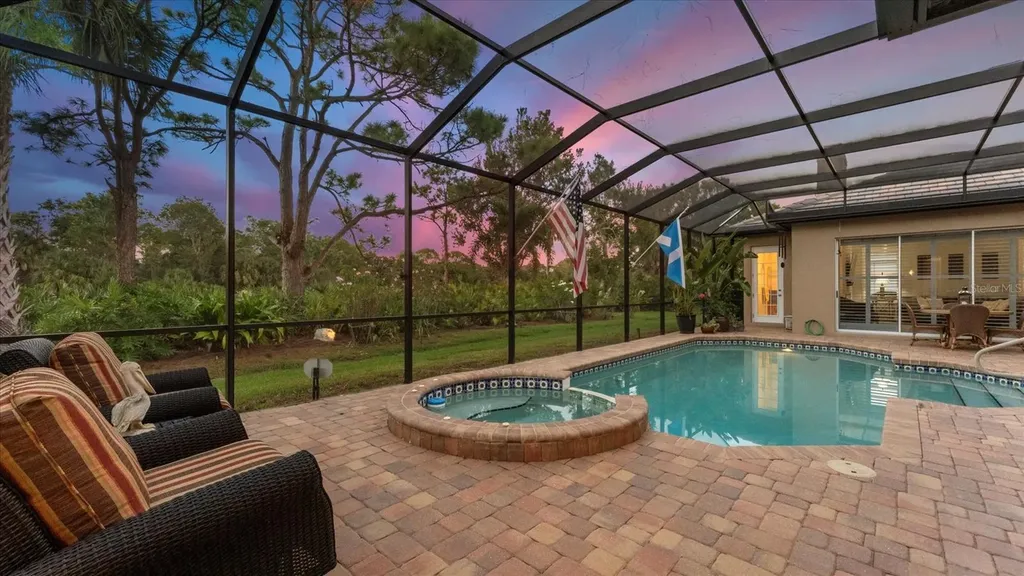 8214 Regents Court University Park FL 34201