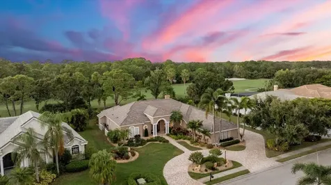 8214 Regents Court University Park FL 34201