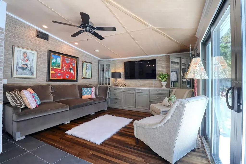 225 President Street Dunedin FL 34698