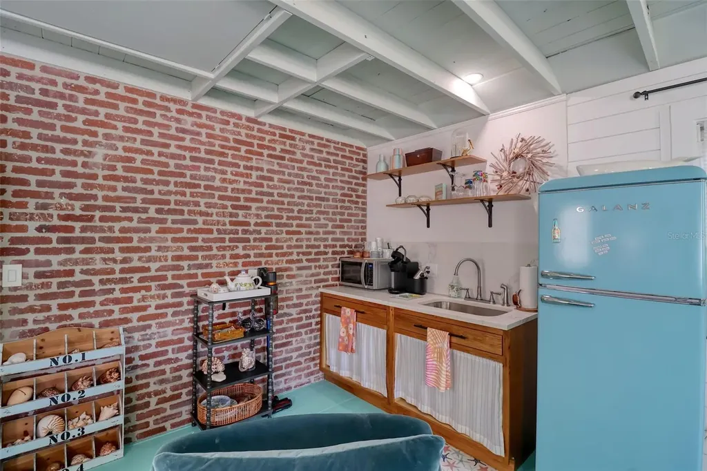 225 President Street Dunedin FL 34698