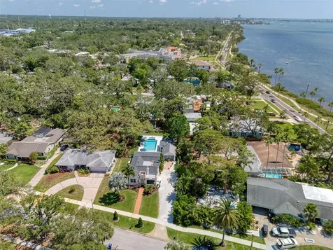 225 President Street Dunedin FL 34698
