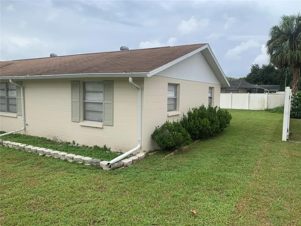39248 9th Avenue Zephyrhills FL 33542